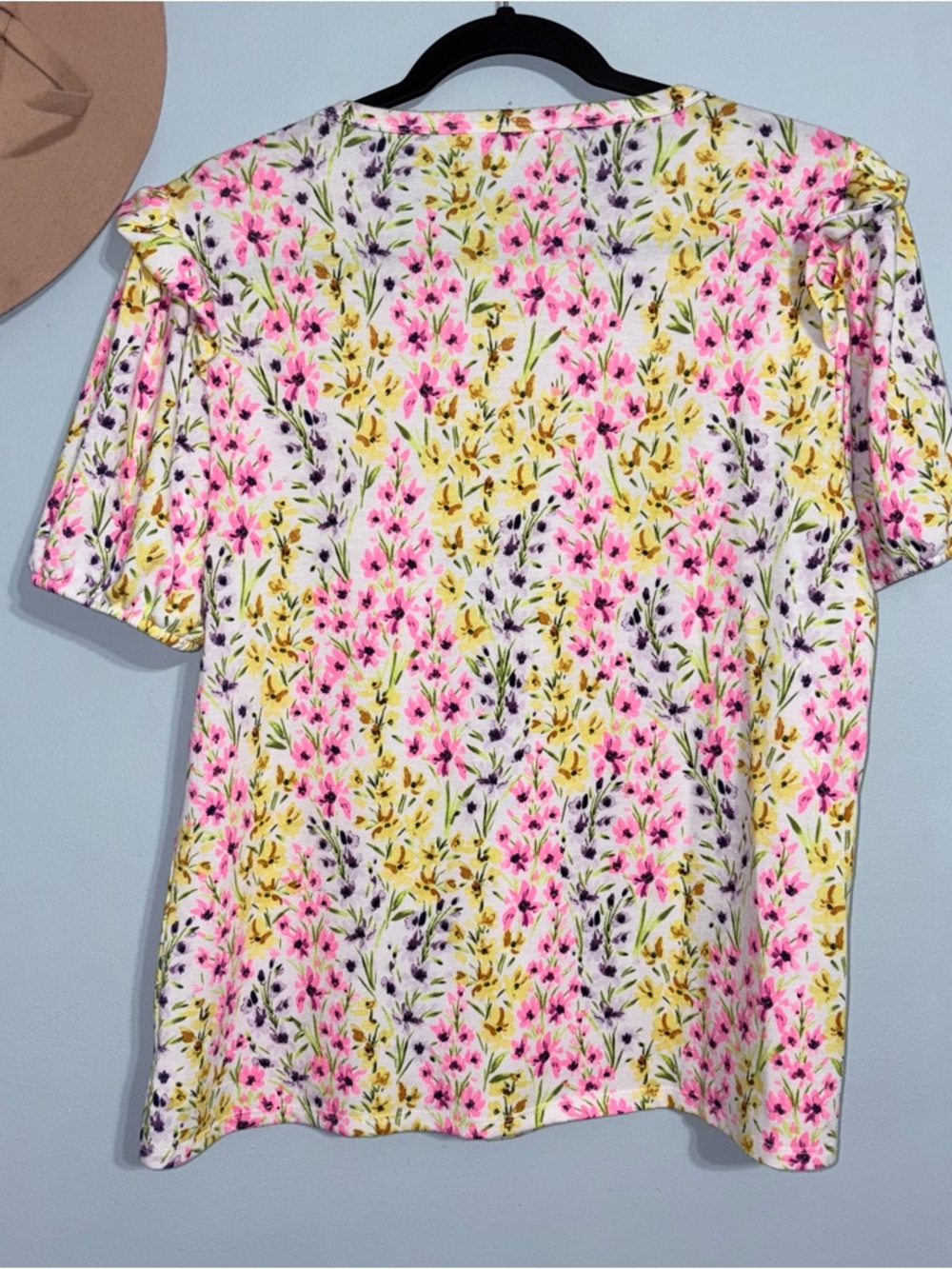 Large Crown & Ivy White Pink yellow purple Floral ruffle Puff-Sleeve Top - Picture 4 of 4